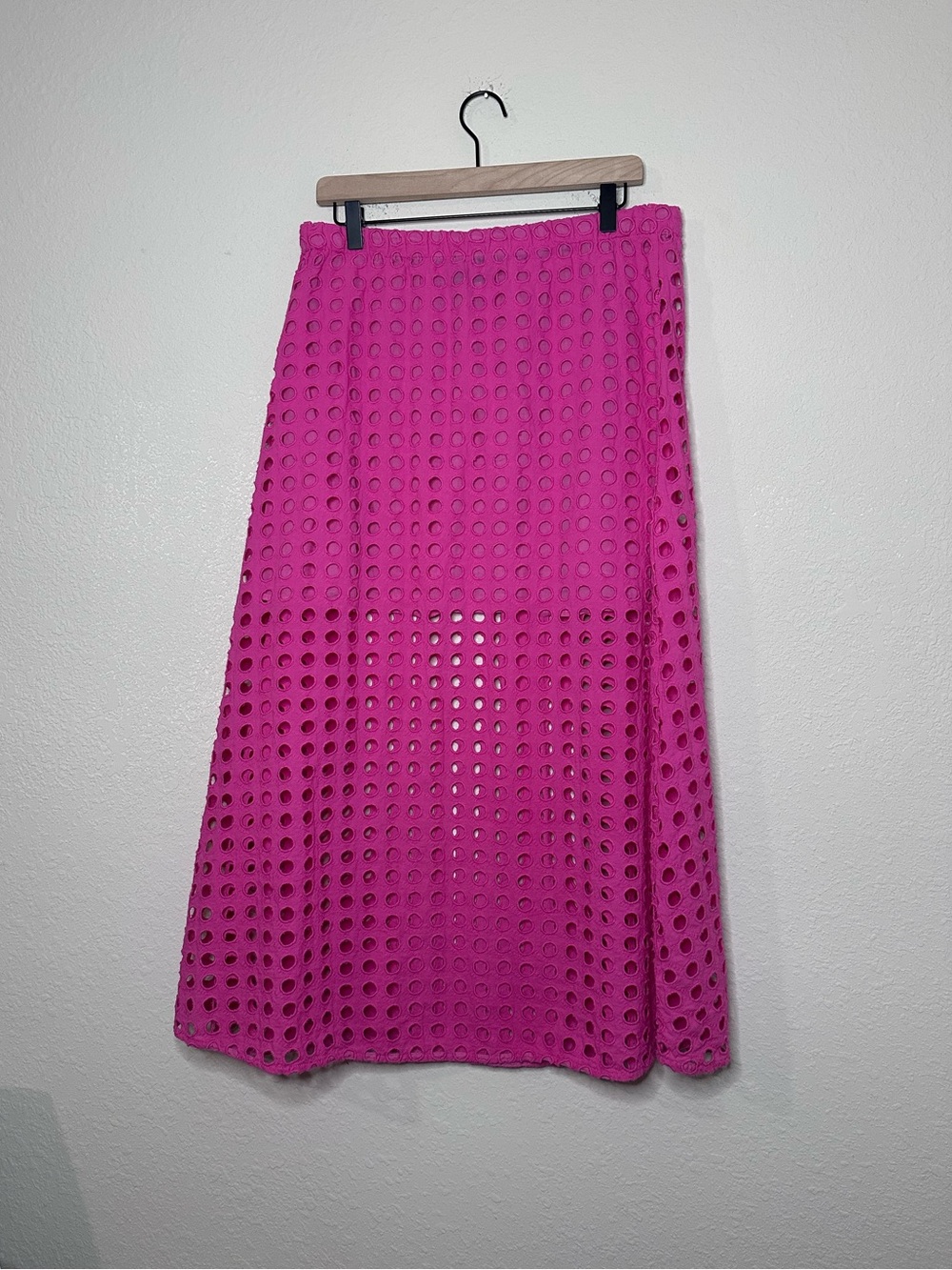 Tuckernuck Hot Pink Cotton Eyelet Eve Skirt Size Large - Picture 4 of 6